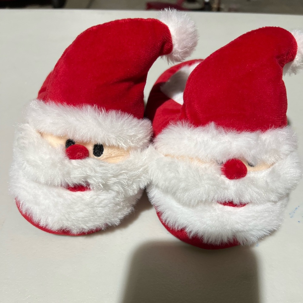 Holiday Slippers children’s size 8/9.